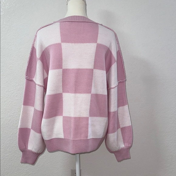 Pink and White Checkered Women's Sweater - Picture 10 of 11